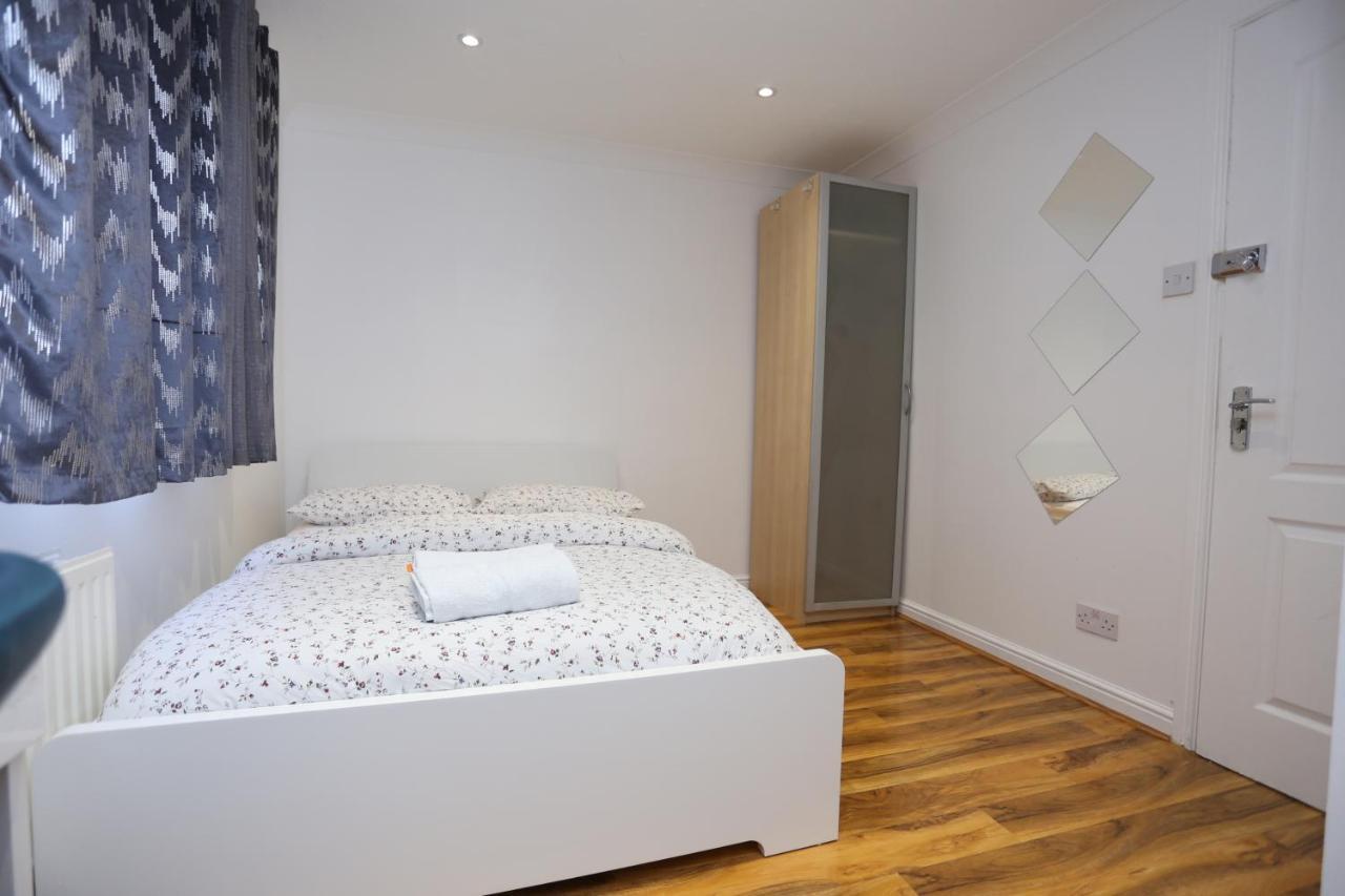 Fabulous Room With En-Suite Bathroom And Shared Kitchen Thamesmead  Luaran gambar
